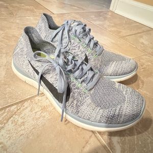 Women’s Nike Flyknit shoes 10.5